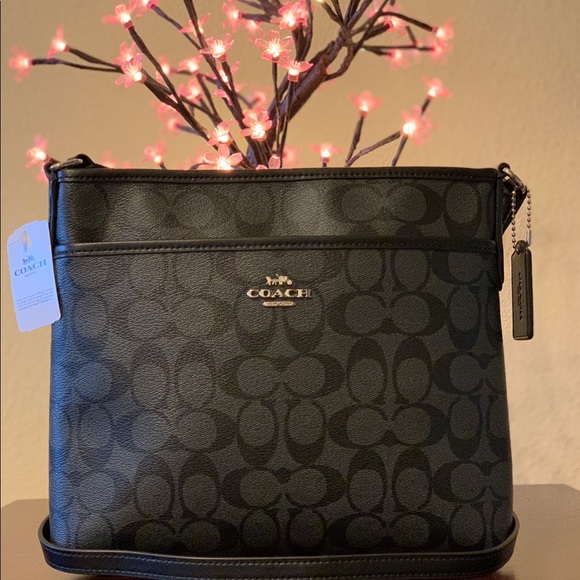 Coach Handbags - *SPECIAL DEAL* NWT🖤Coach Signature Zip Crossbody